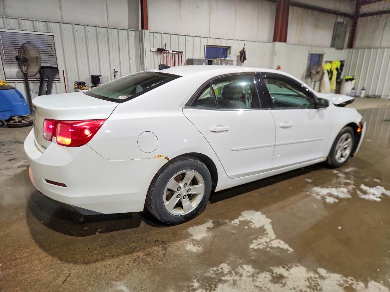 2013 CHEVROLET MALIBU LS photo 3