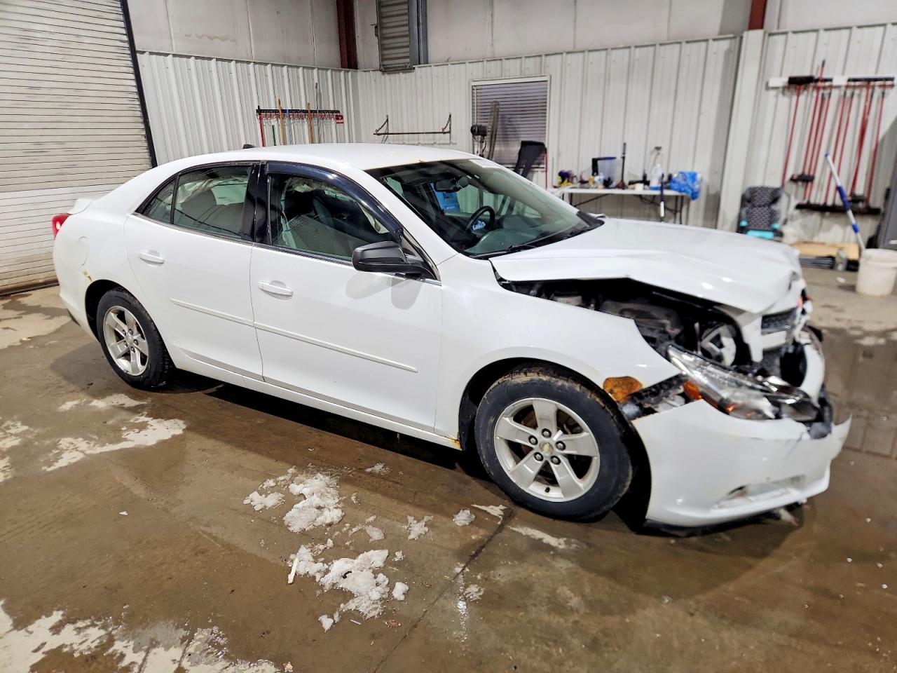 2013 CHEVROLET MALIBU LS photo 4