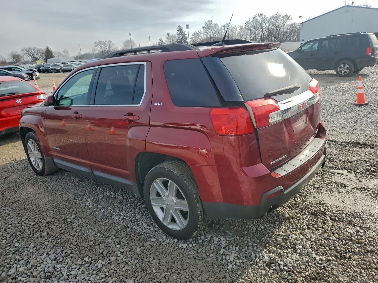 2011 GMC TERRAIN SLT photo 2