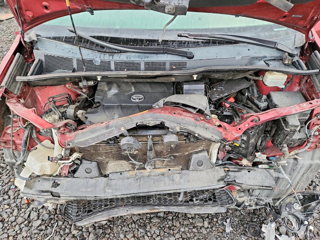 2013 TOYOTA SIENNA LE photo 12