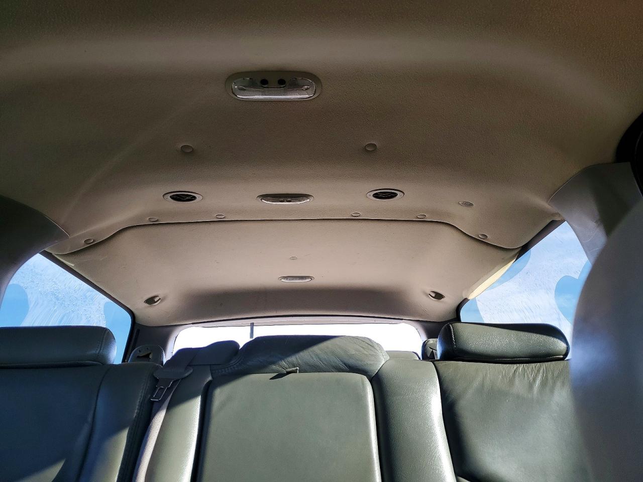 2005 GMC YUKON XL K1500 photo 10