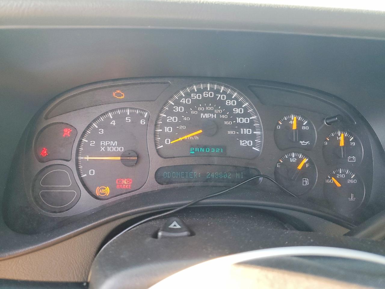 2005 GMC YUKON XL K1500 photo 9