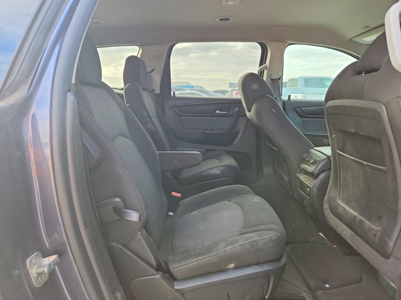 2014 CHEVROLET TRAVERSE LT photo 11