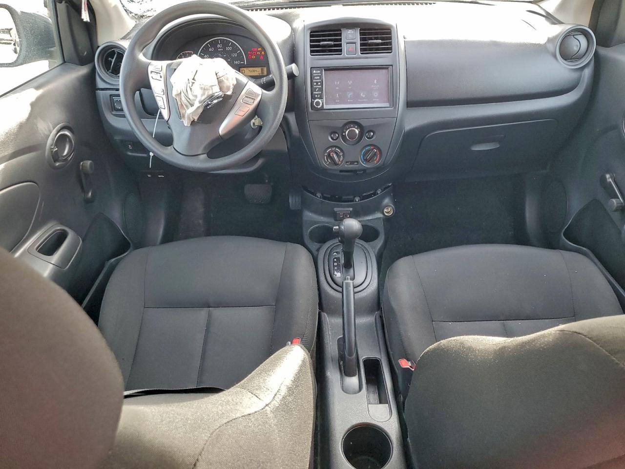 2019 NISSAN VERSA S photo 8