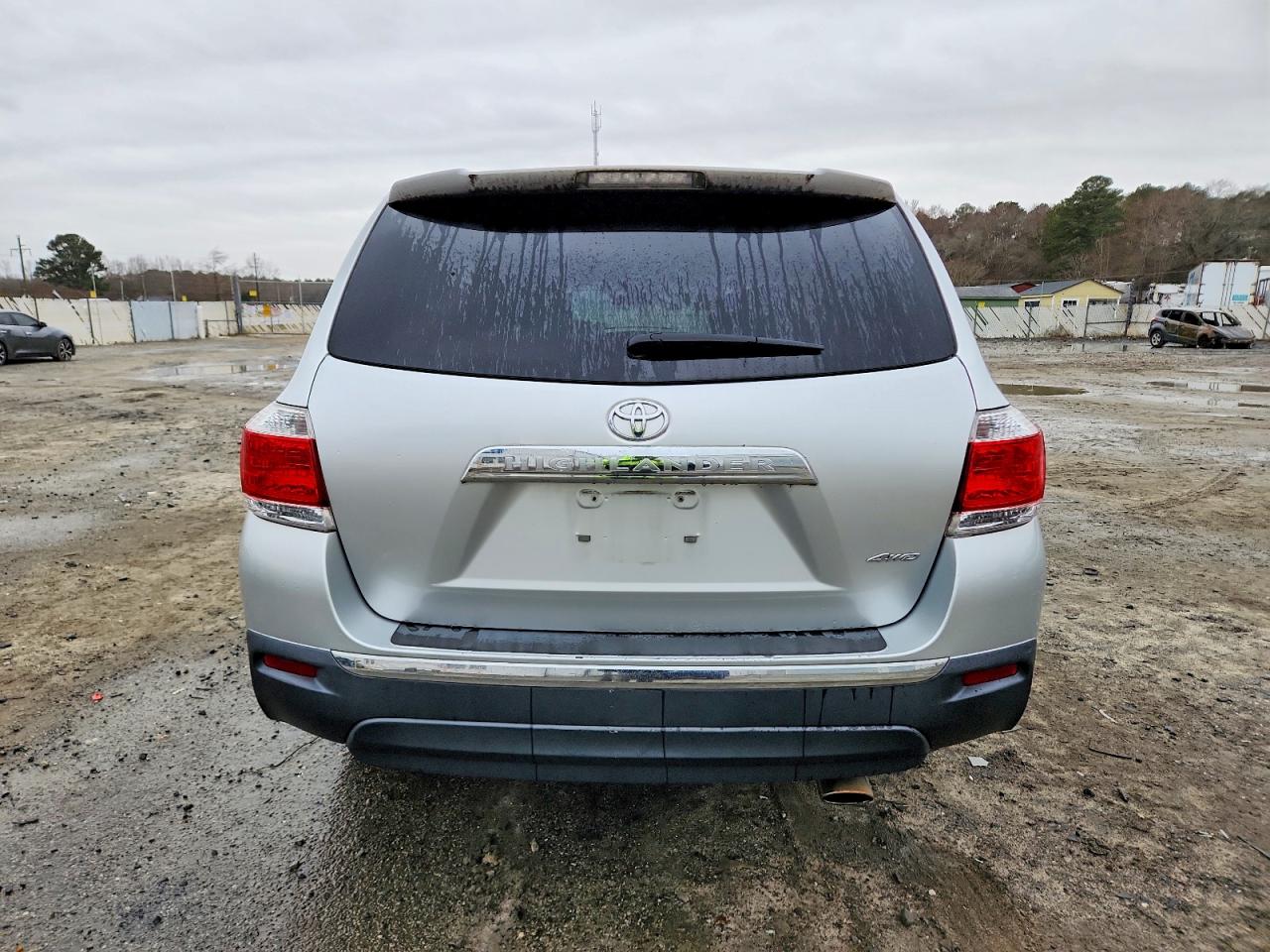 2012 TOYOTA HIGHLANDER BASE photo 6