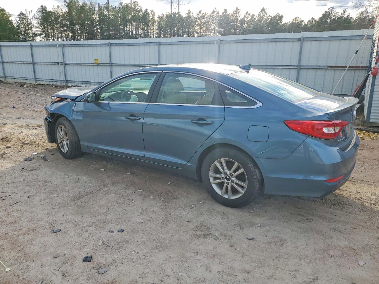 2017 HYUNDAI SONATA BASE photo 2