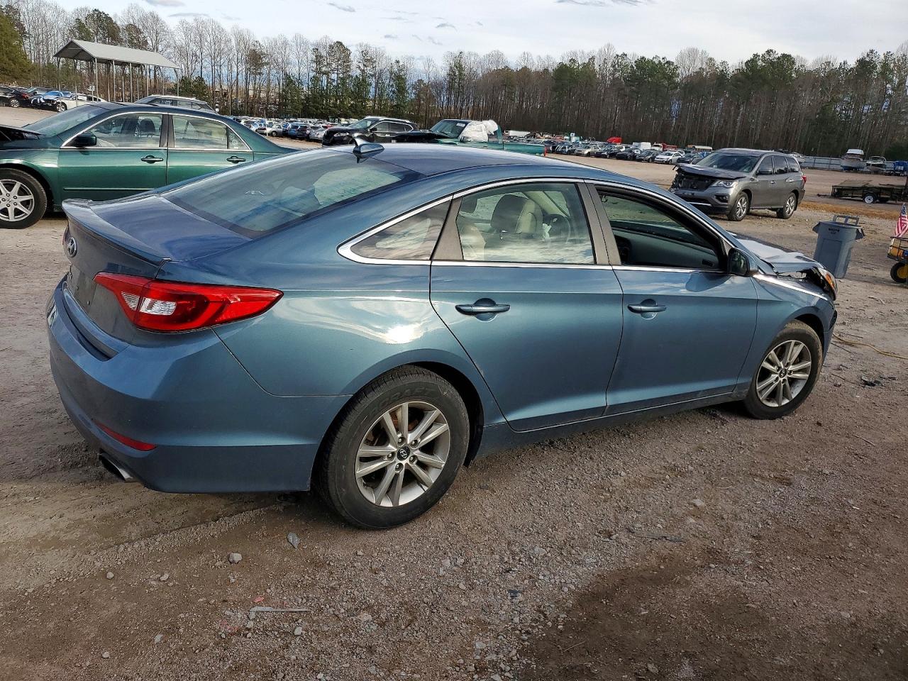 2017 HYUNDAI SONATA BASE photo 3