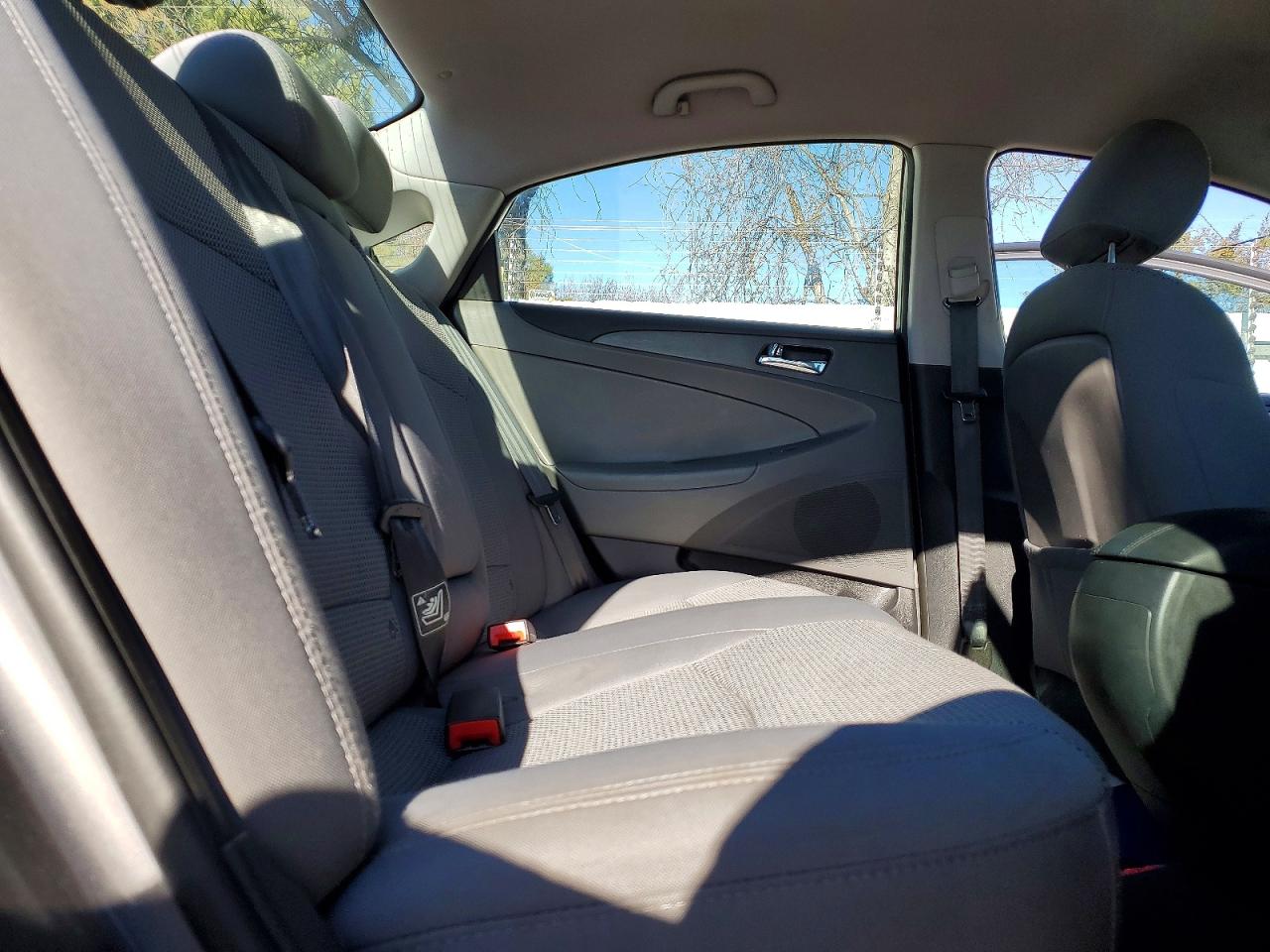 2011 HYUNDAI SONATA GLS photo 28