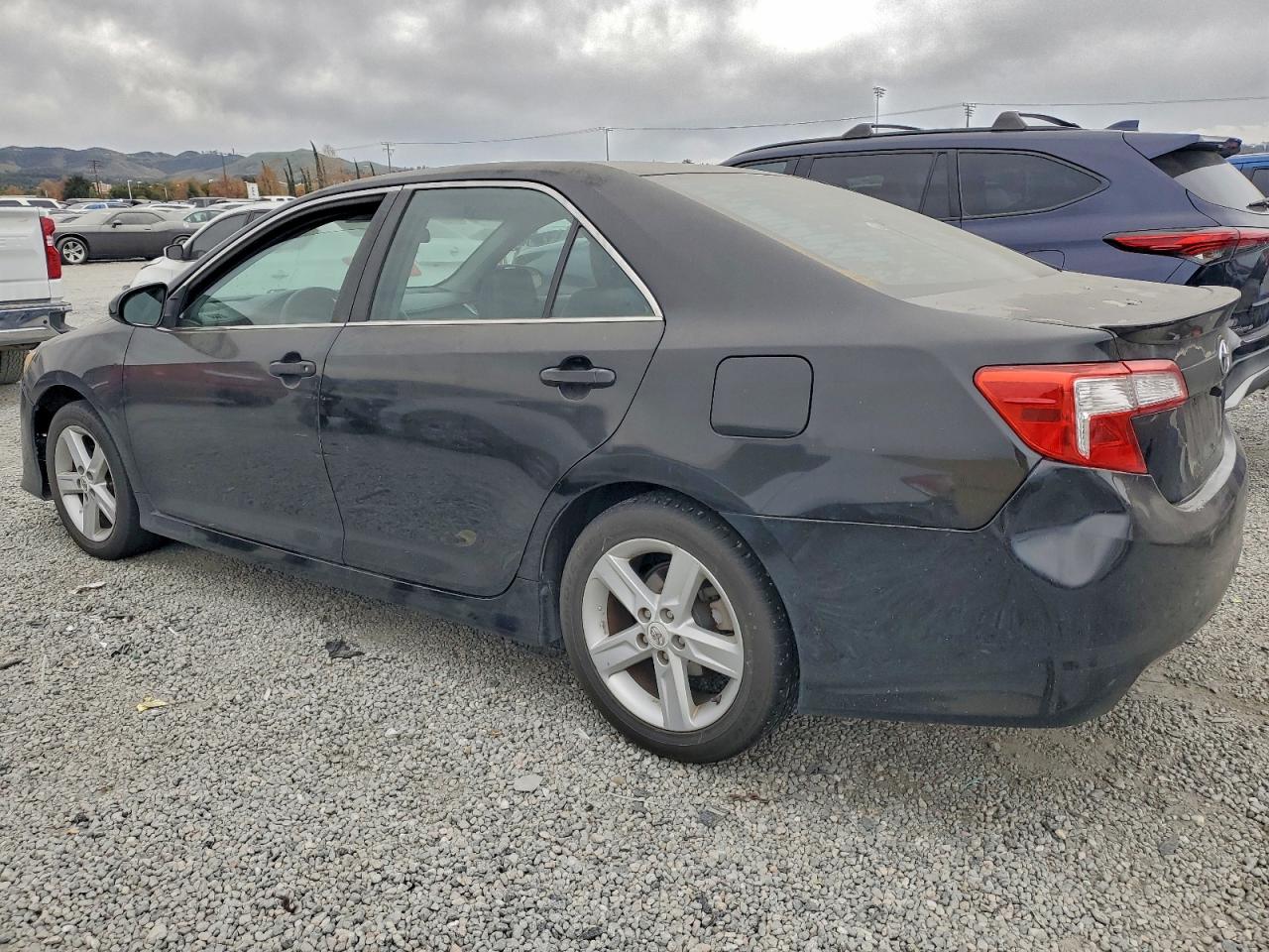 2012 TOYOTA CAMRY BASE photo 2