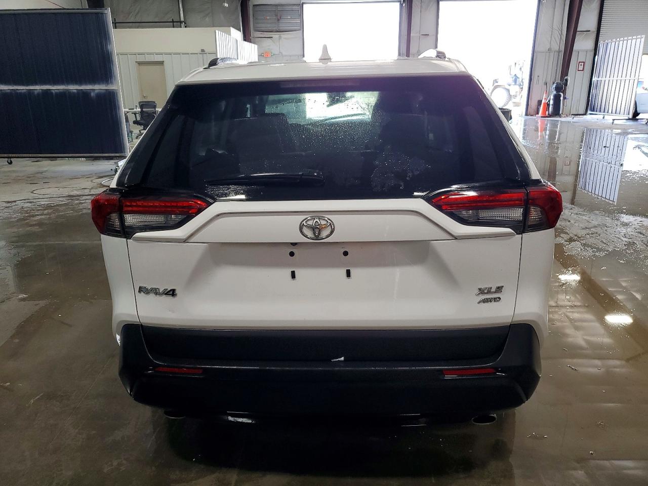2024 TOYOTA RAV4 XLE photo 6