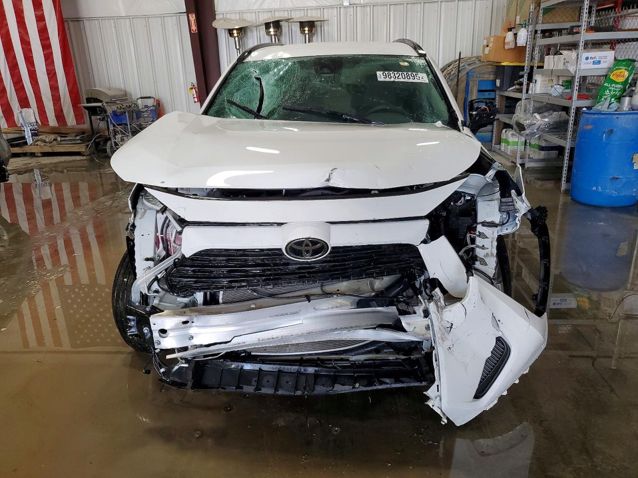 2024 TOYOTA RAV4 XLE photo 5