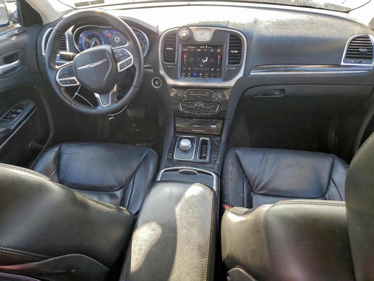2018 CHRYSLER 300 TOURING photo 8