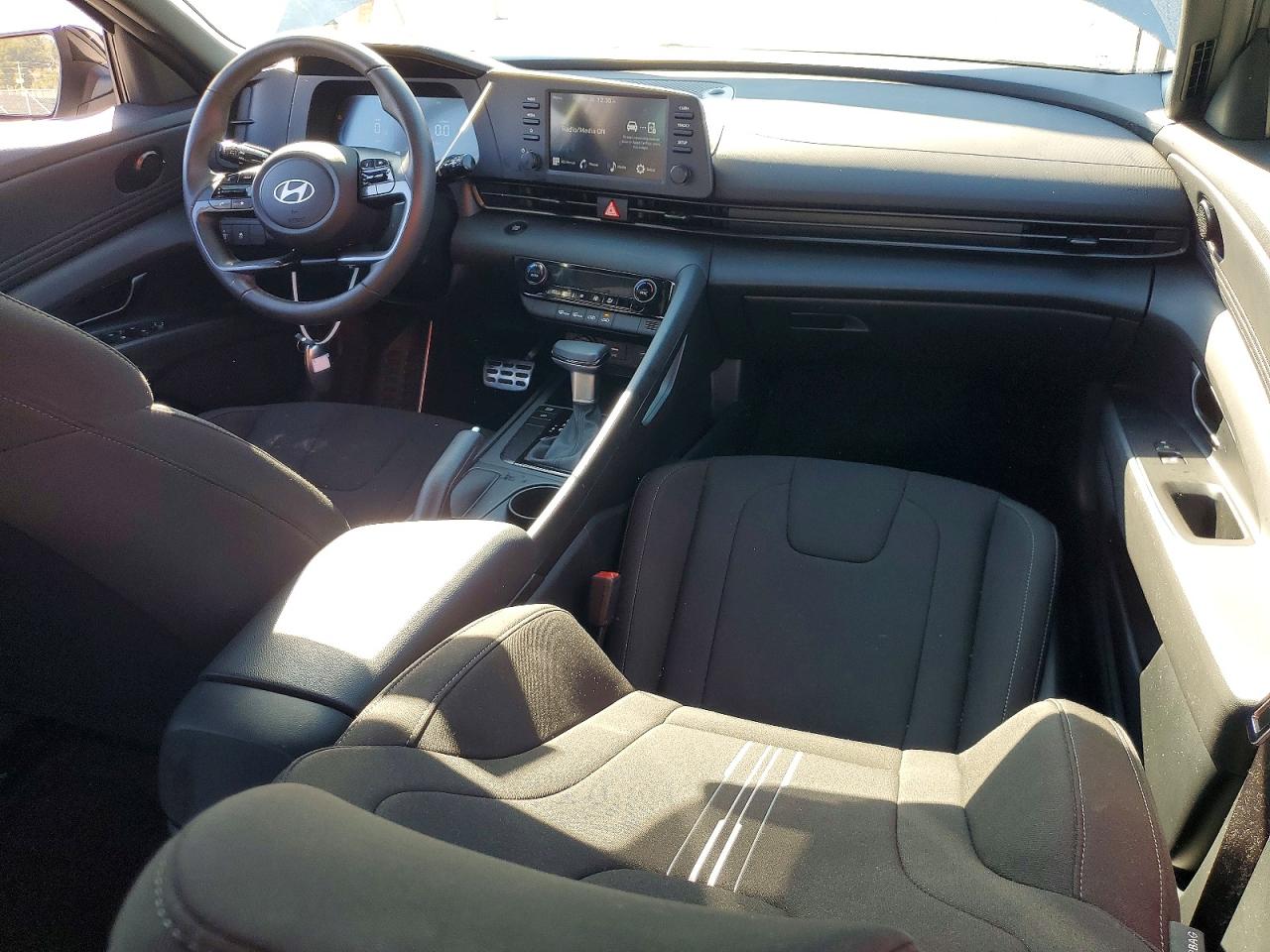2025 HYUNDAI ELANTRA SEL SPORT photo 8