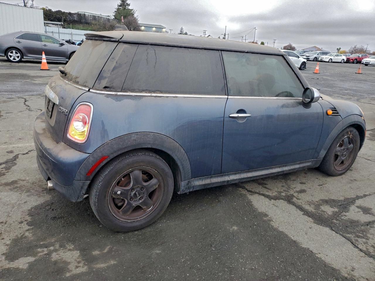 2011 MINI COOPER photo 3