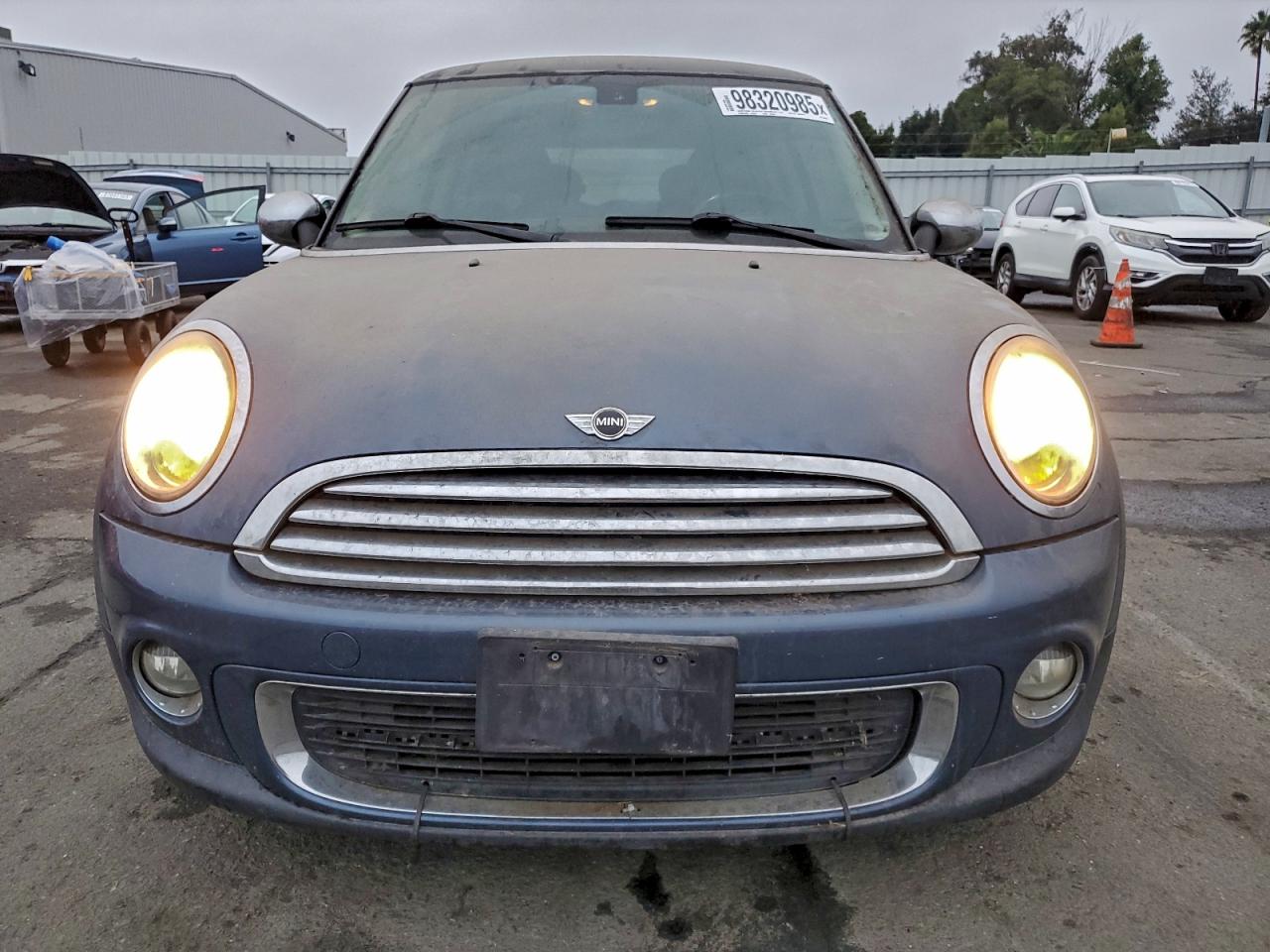 2011 MINI COOPER photo 5