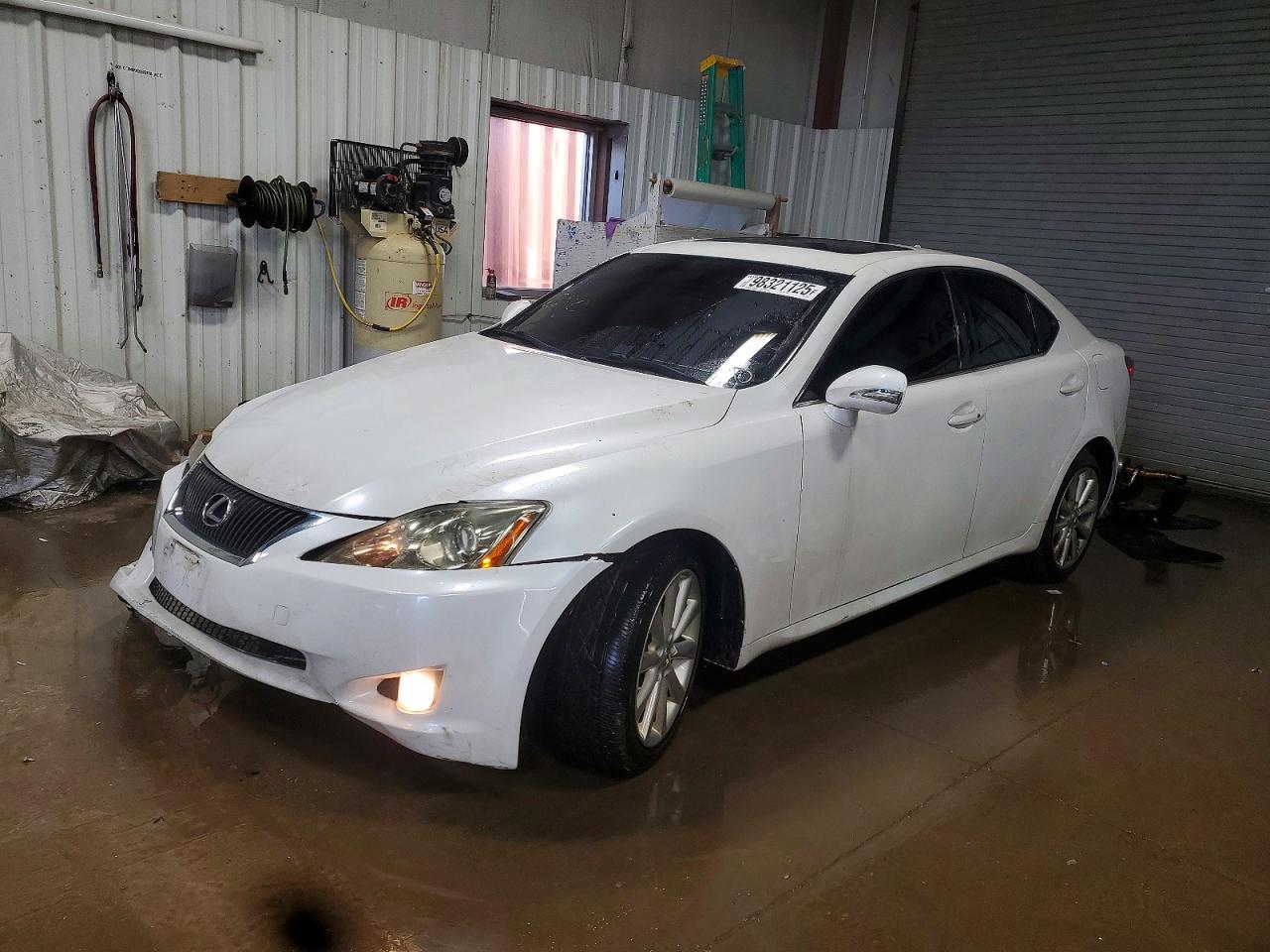 2009 LEXUS IS
