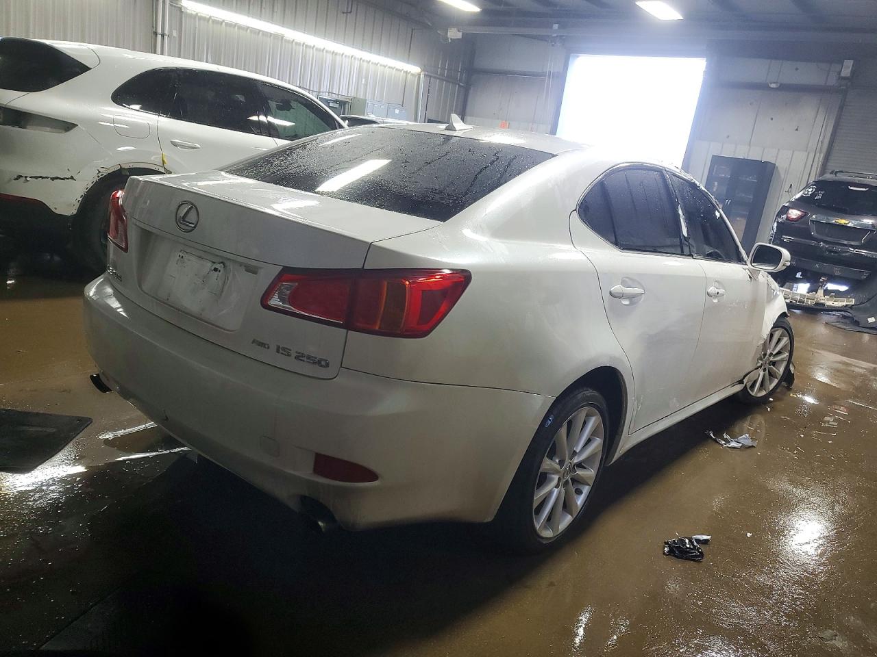 2009 LEXUS IS 250 photo 3