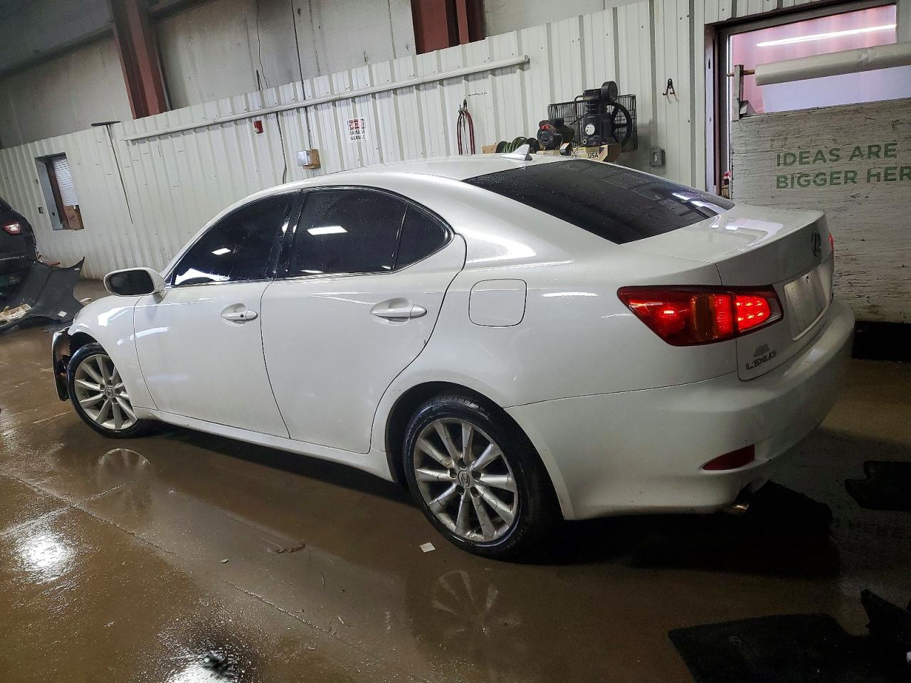 2009 LEXUS IS 250 photo 2