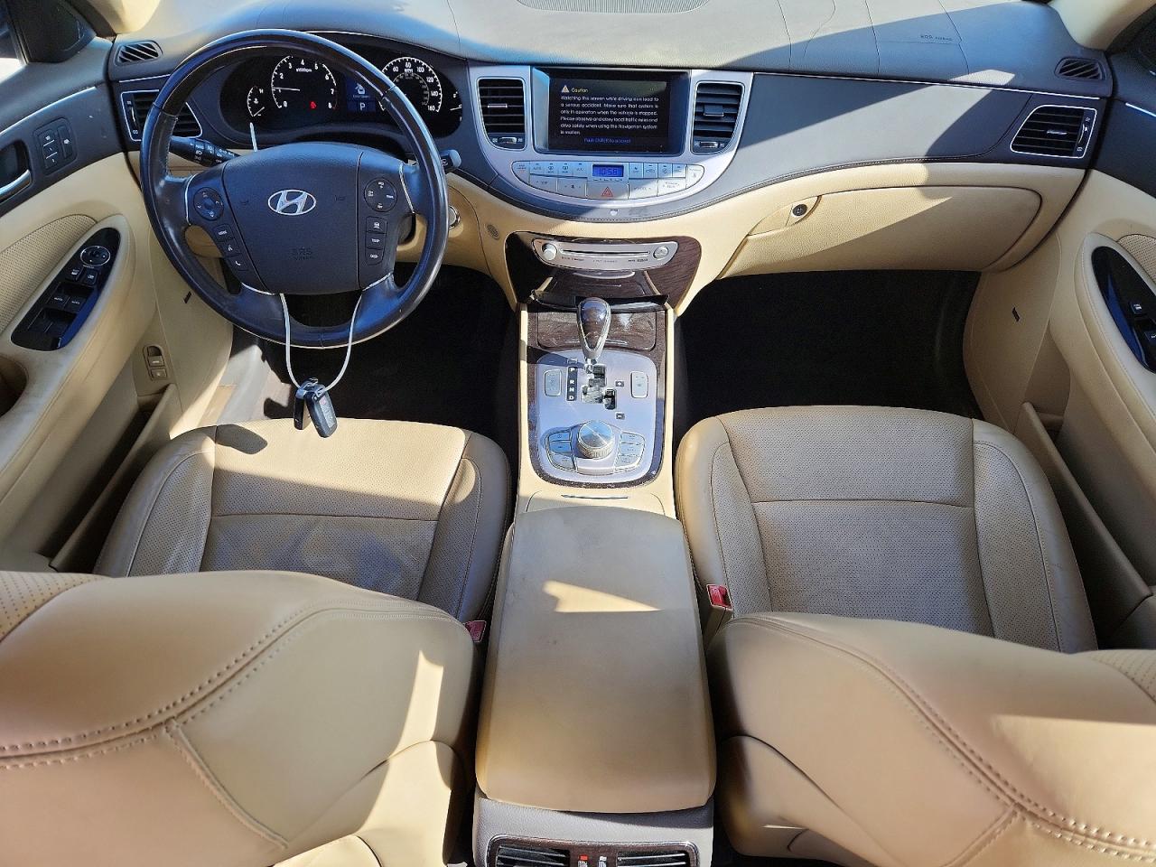 2011 HYUNDAI GENESIS 4.6L photo 8