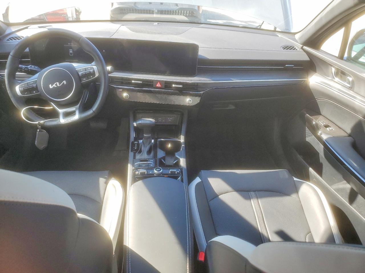 2025 KIA K5 GT LINE photo 8