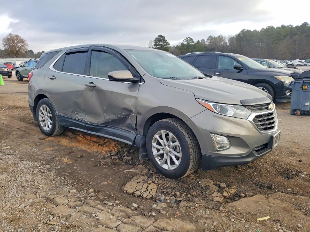 2018 CHEVROLET EQUINOX LT photo 4