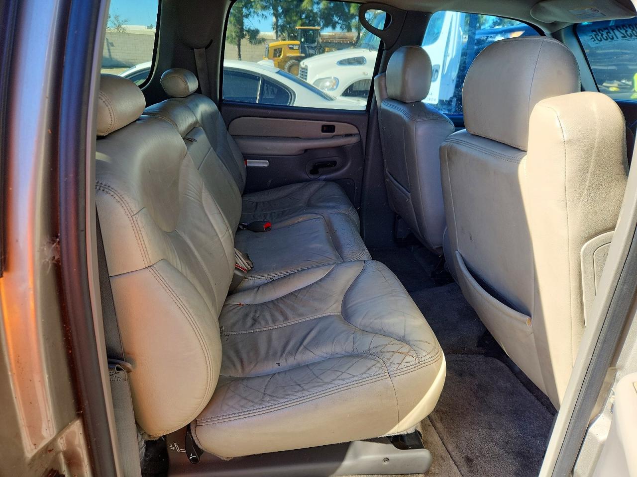 2002 GMC YUKON XL C1500 photo 10