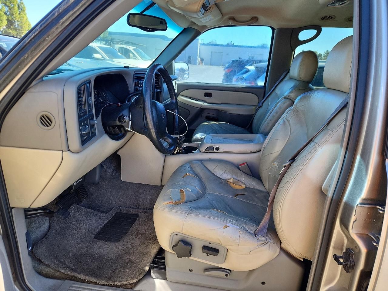2002 GMC YUKON XL C1500 photo 7