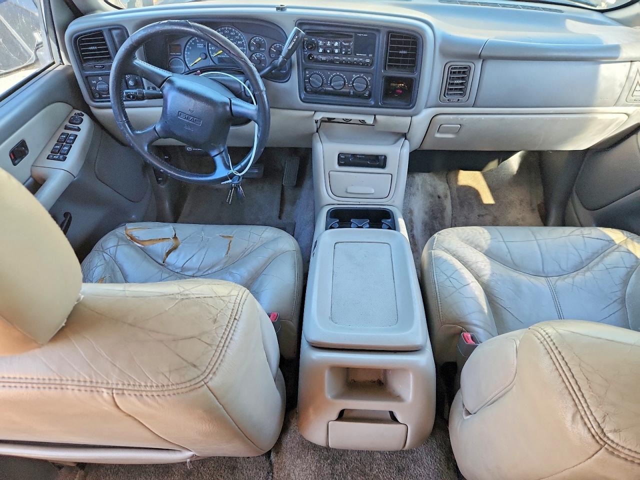 2002 GMC YUKON XL C1500 photo 8