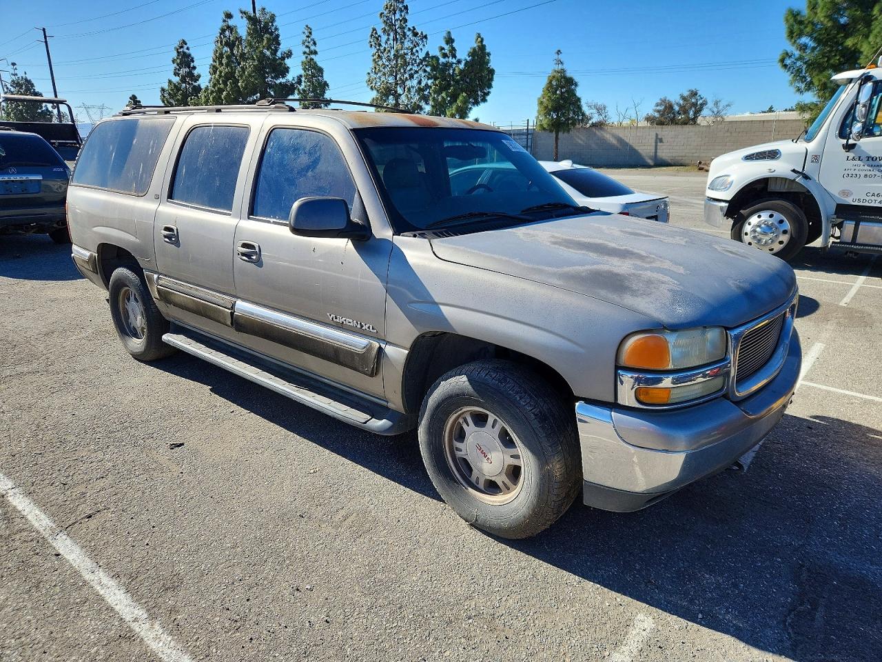 2002 GMC YUKON XL C1500 photo 4