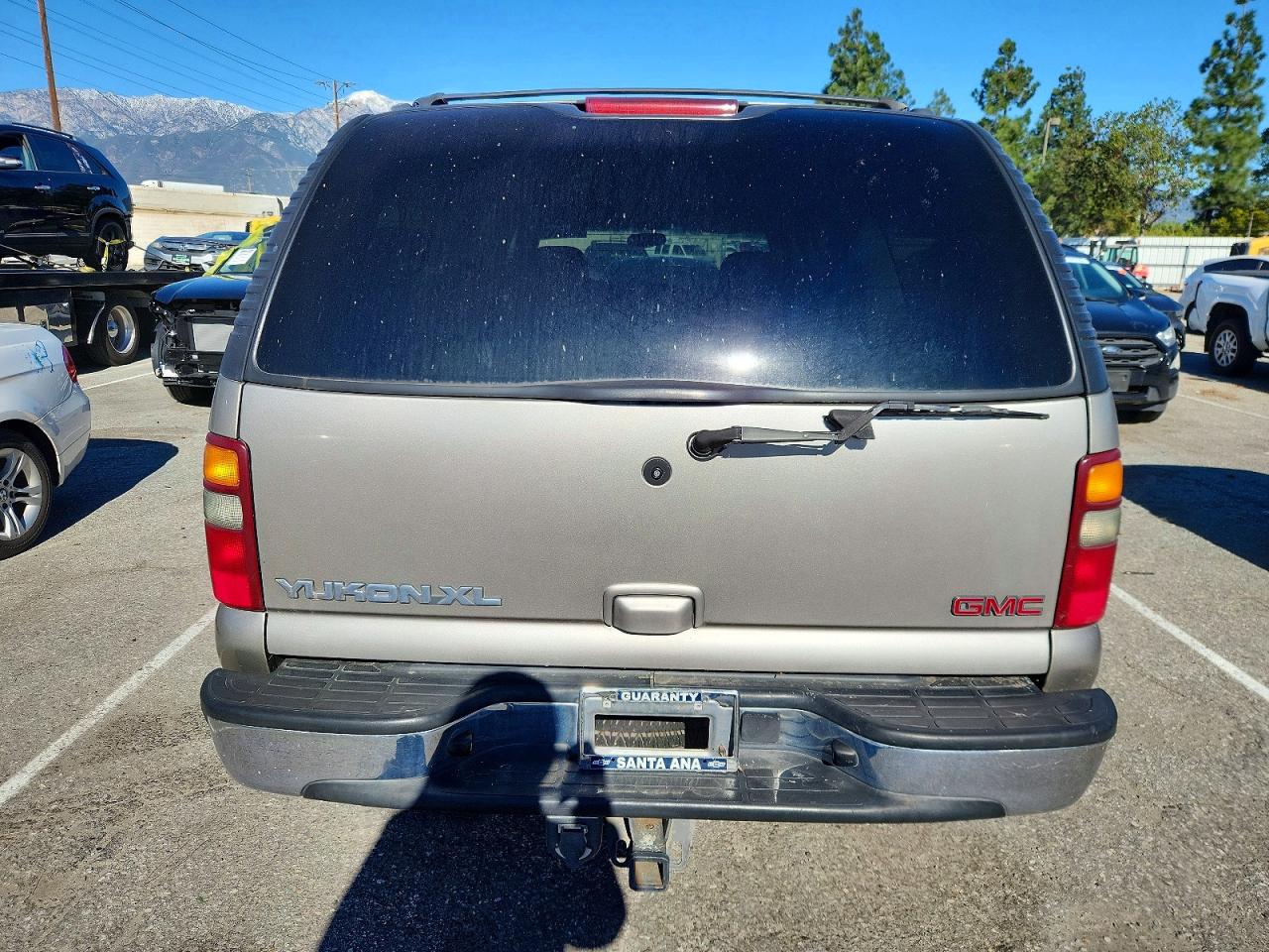 2002 GMC YUKON XL C1500 photo 6