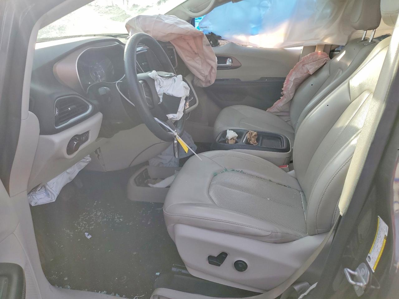 2021 CHRYSLER VOYAGER LXI photo 13