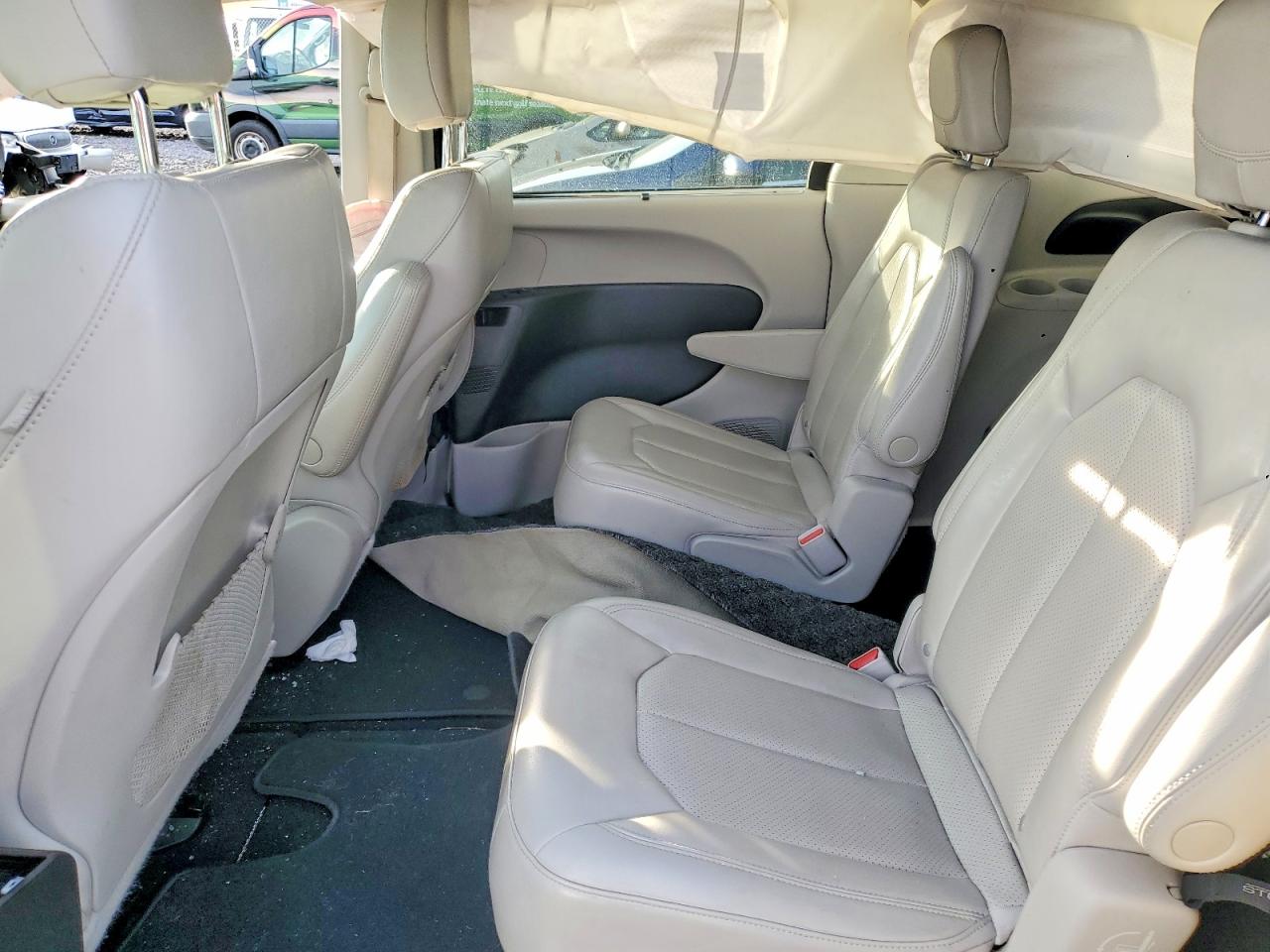 2021 CHRYSLER VOYAGER LXI photo 21
