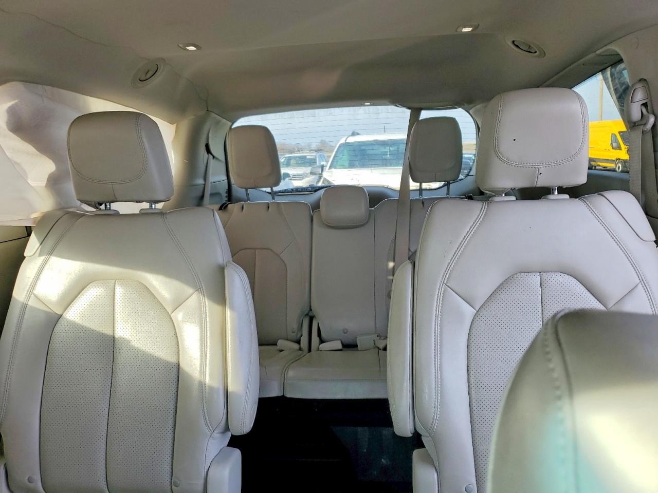 2021 CHRYSLER VOYAGER LXI photo 19
