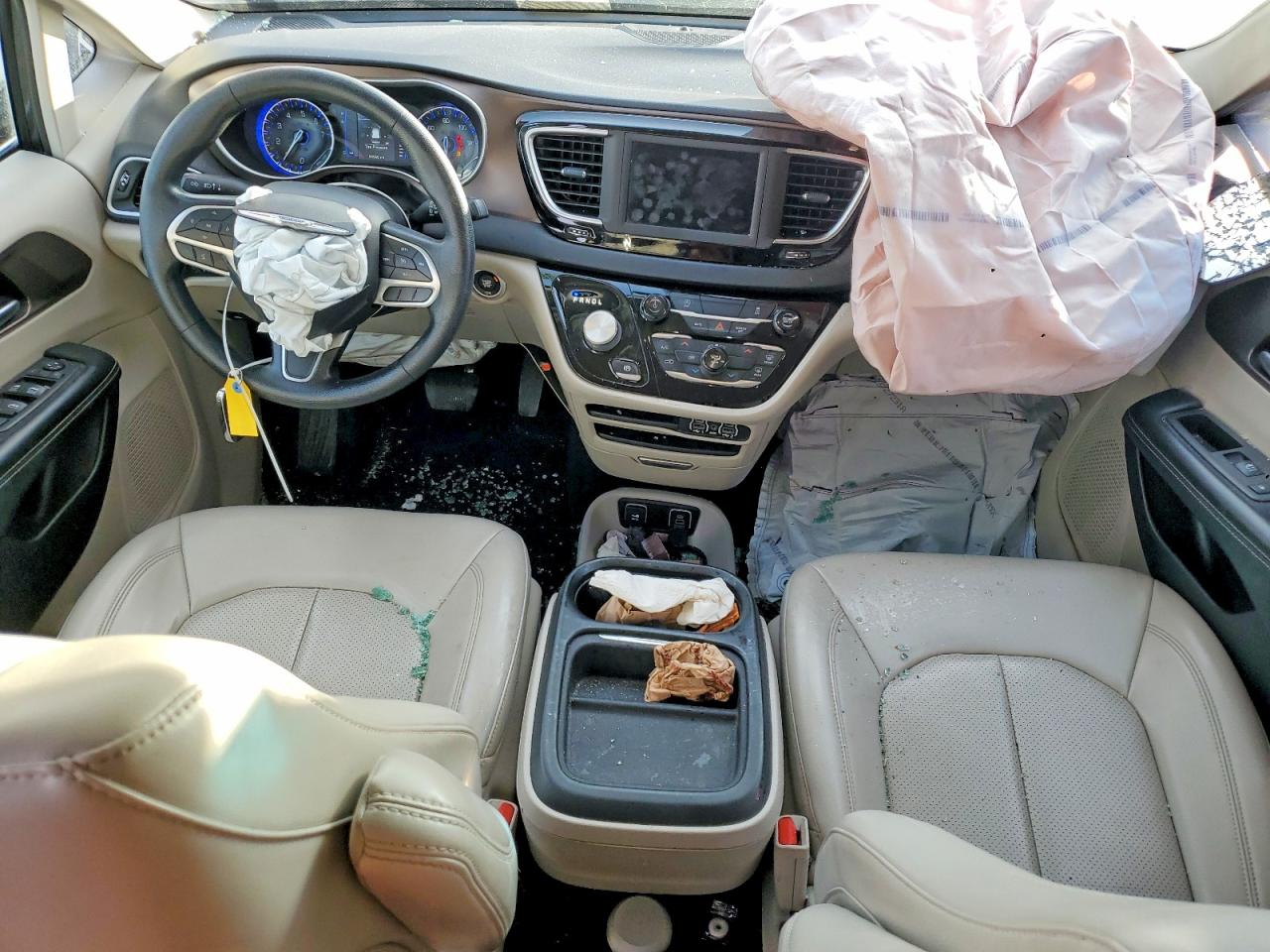 2021 CHRYSLER VOYAGER LXI photo 15