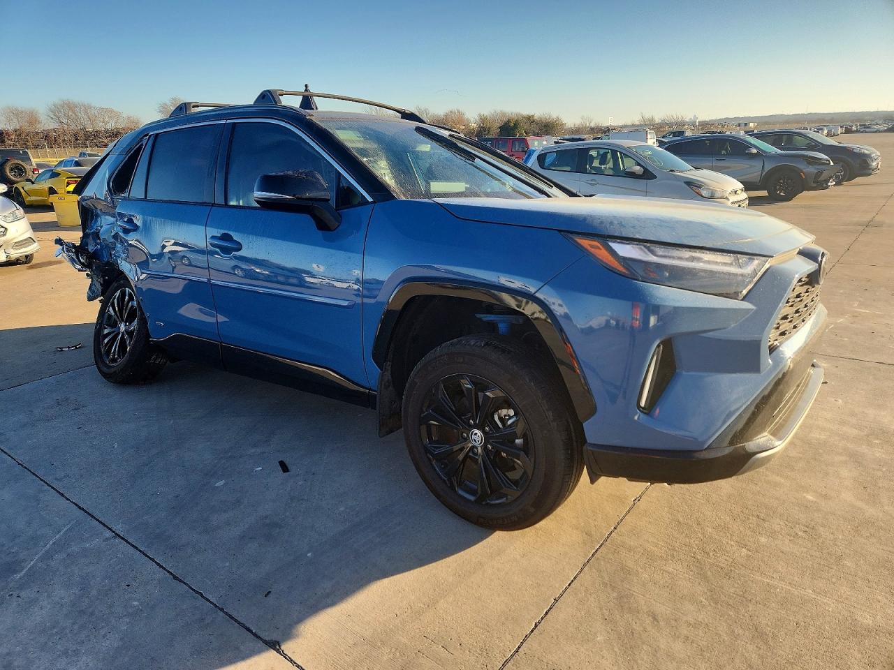 2025 TOYOTA RAV4 XSE photo 4