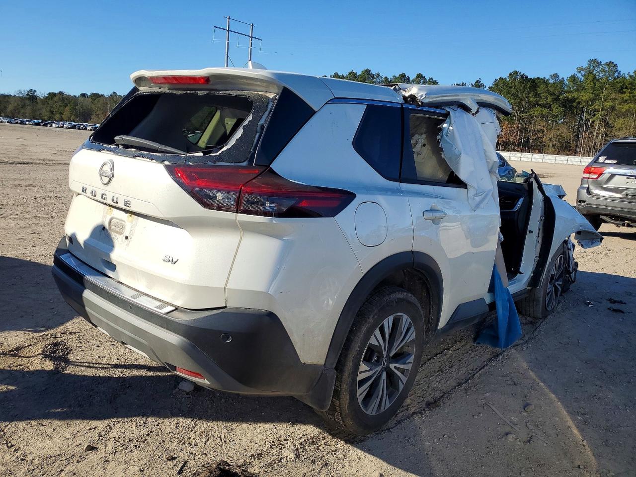 2023 NISSAN ROGUE SV photo 3