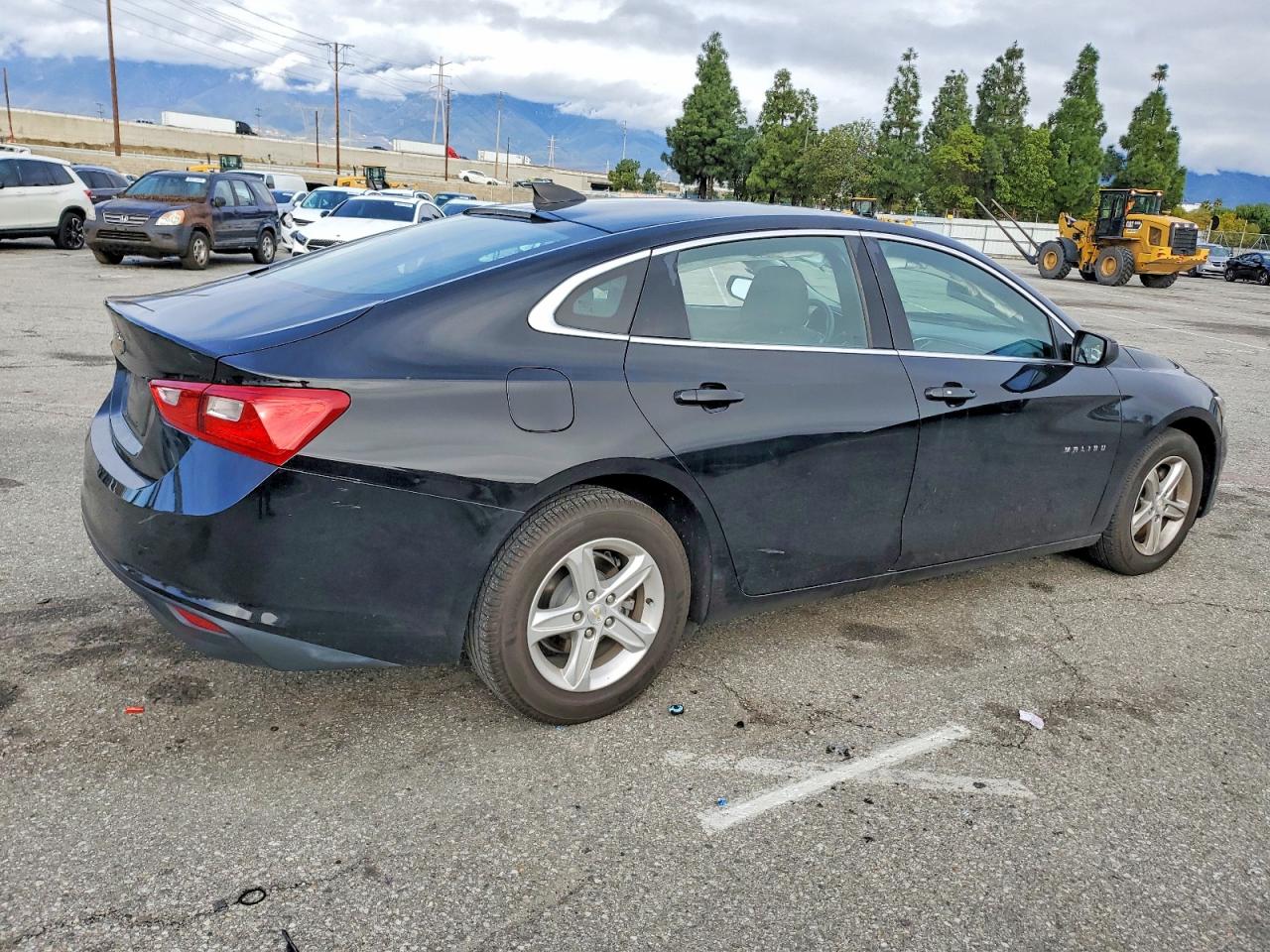 2020 CHEVROLET MALIBU LS photo 3