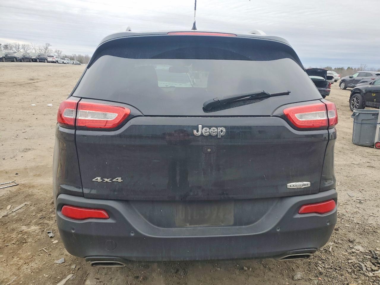 2016 JEEP CHEROKEE LATITUDE photo 6