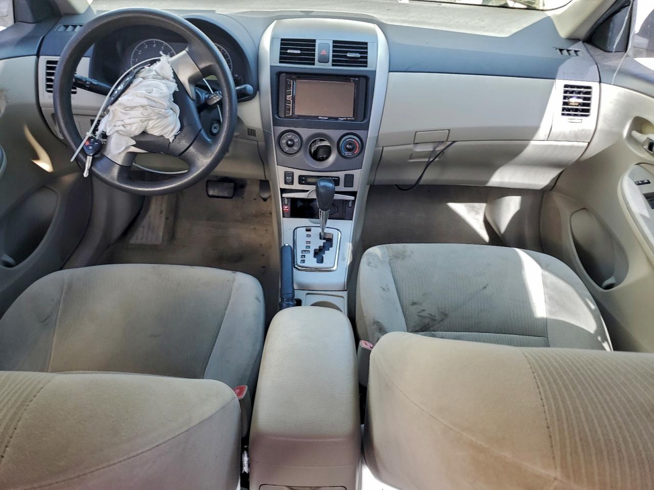 2011 TOYOTA COROLLA BASE photo 8