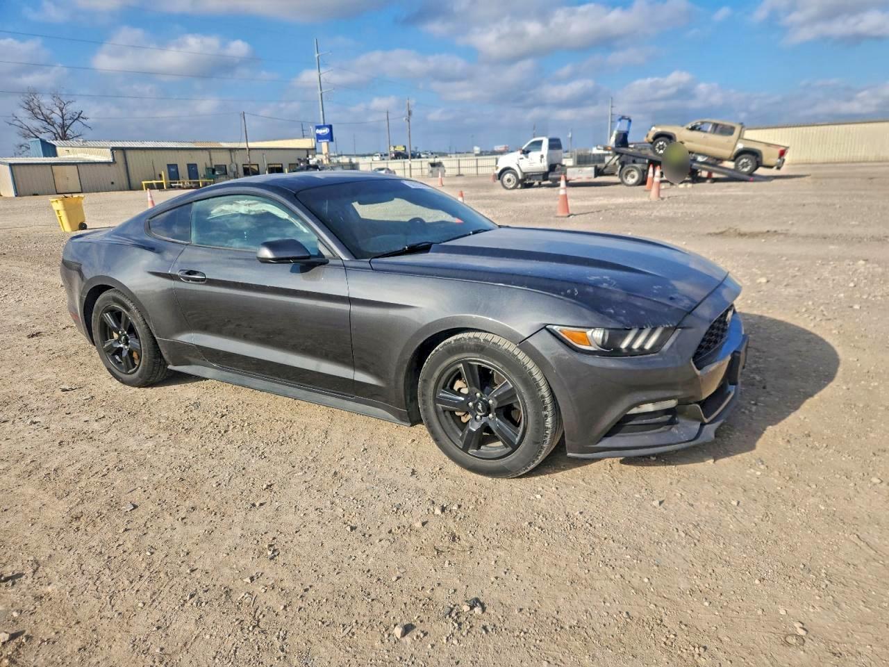 2017 FORD MUSTANG photo 4