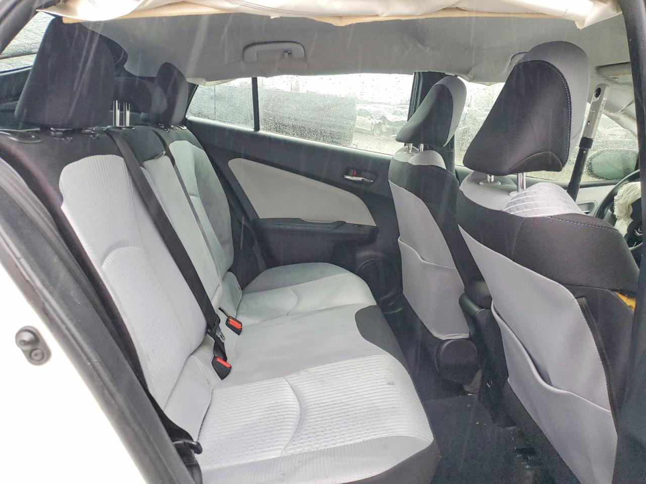 2018 TOYOTA PRIUS photo 19