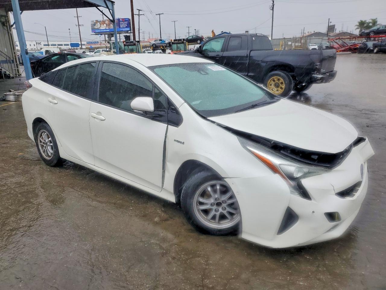 2018 TOYOTA PRIUS photo 7