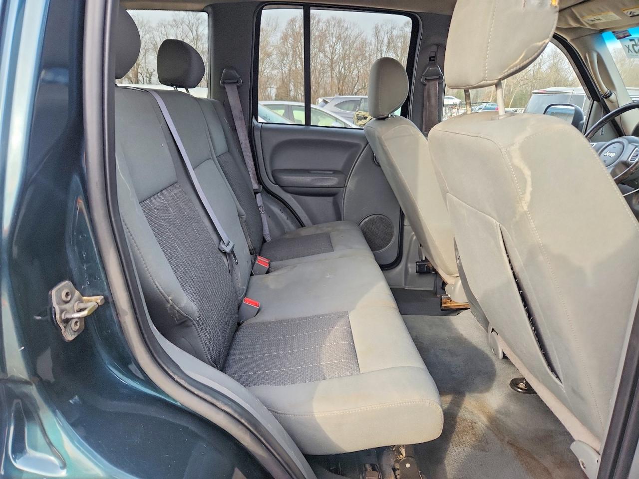 2005 JEEP LIBERTY LIMITED photo 11