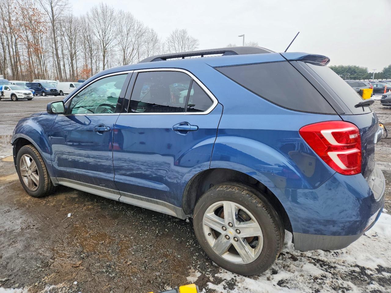 2016 CHEVROLET EQUINOX LT photo 2