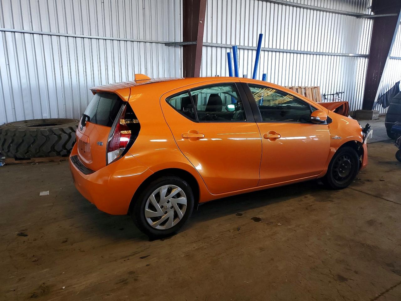 2016 TOYOTA PRIUS C photo 3