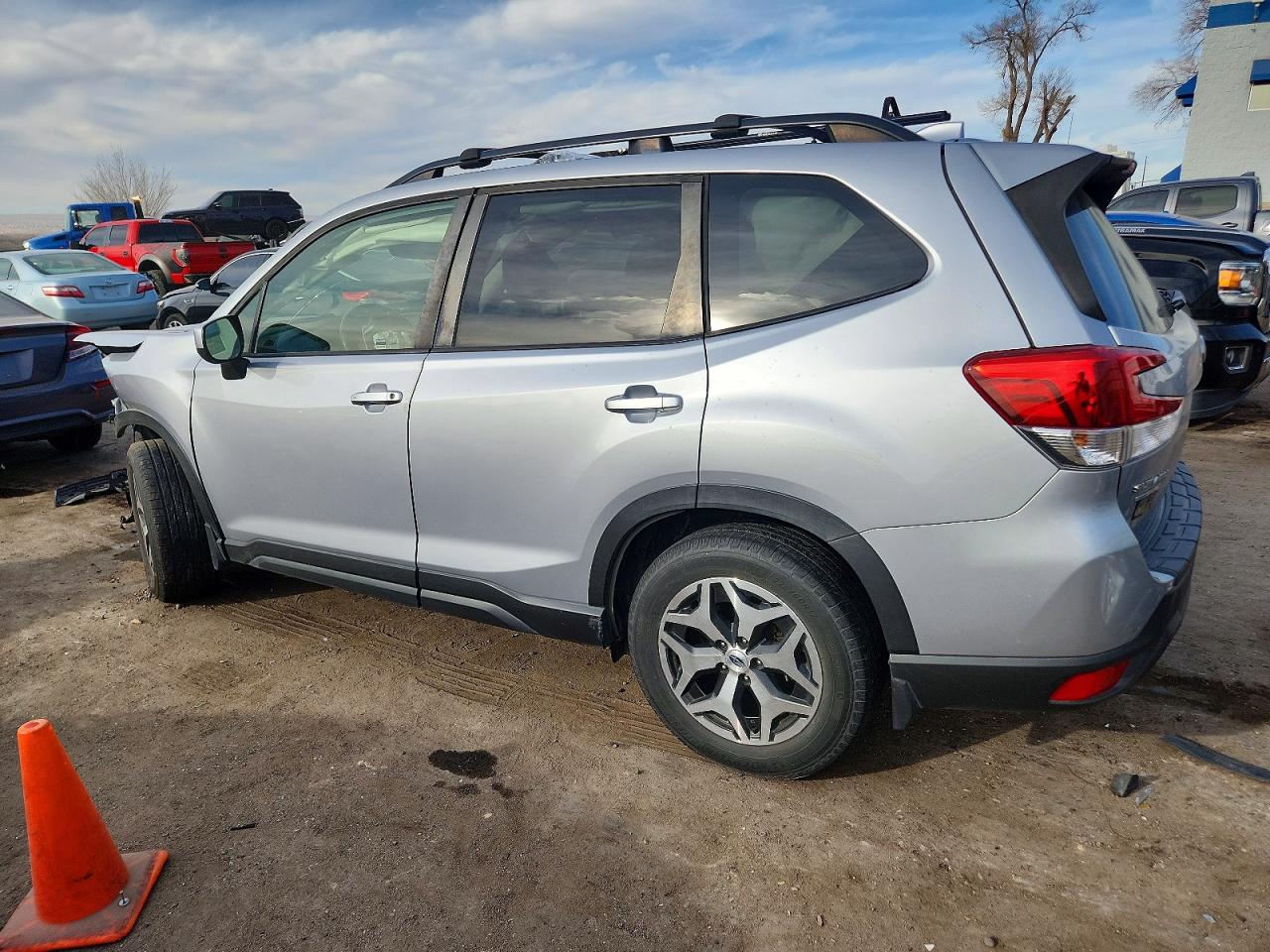 2019 SUBARU FORESTER PREMIUM photo 2