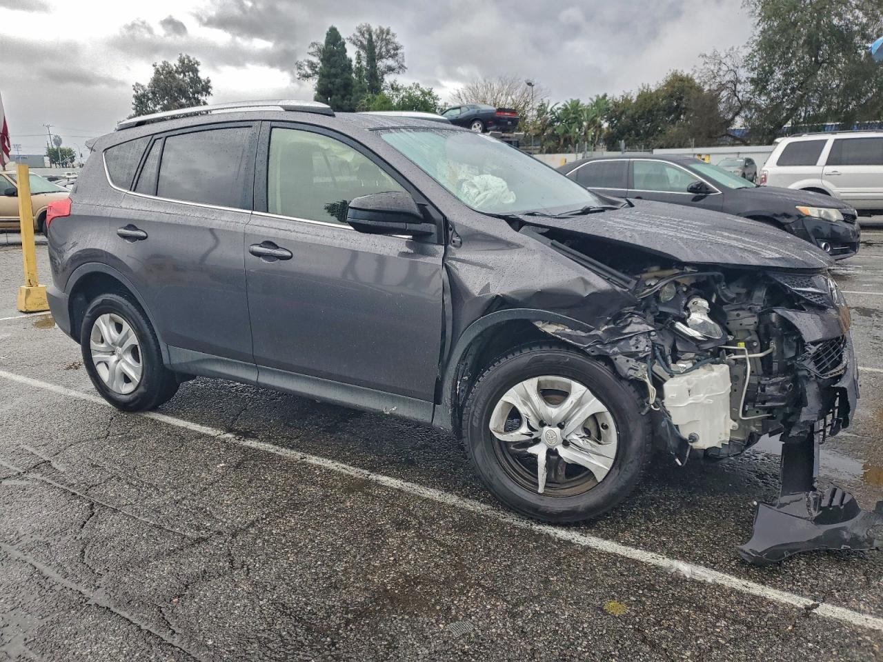 2015 TOYOTA RAV4 LE photo 4