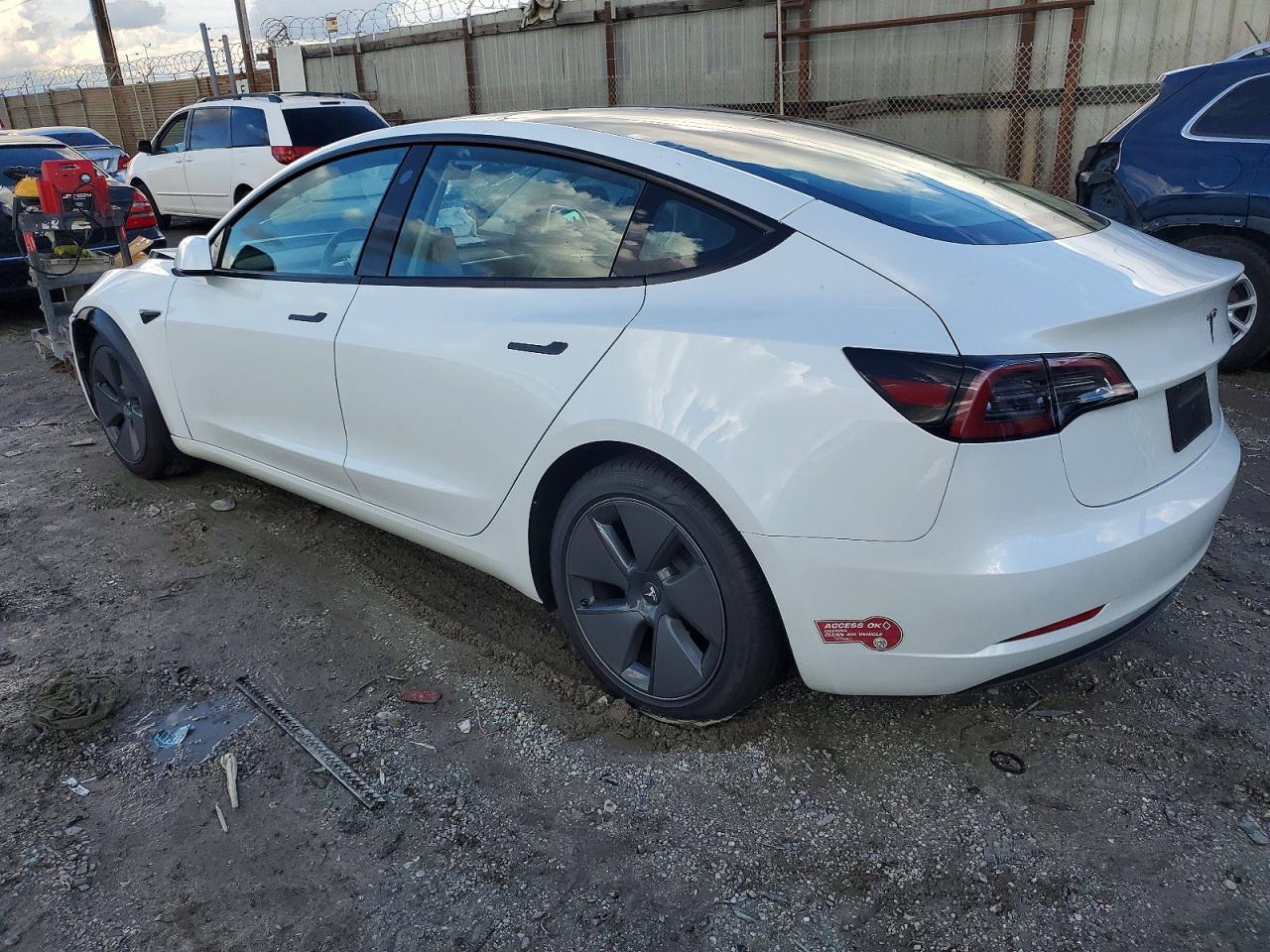 2023 TESLA MODEL 3 photo 2