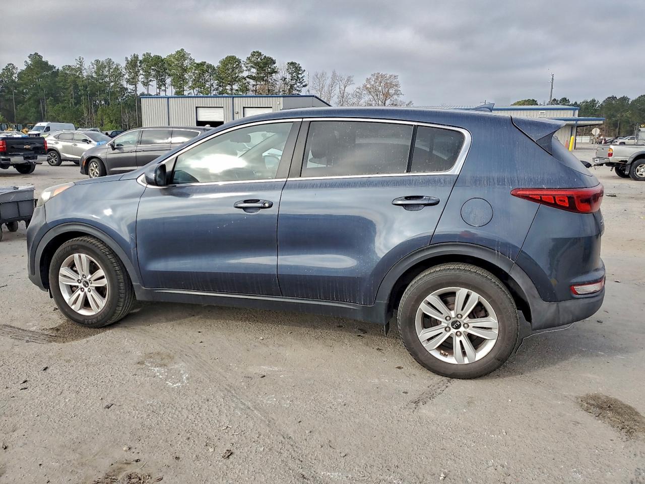 2017 KIA SPORTAGE LX photo 4