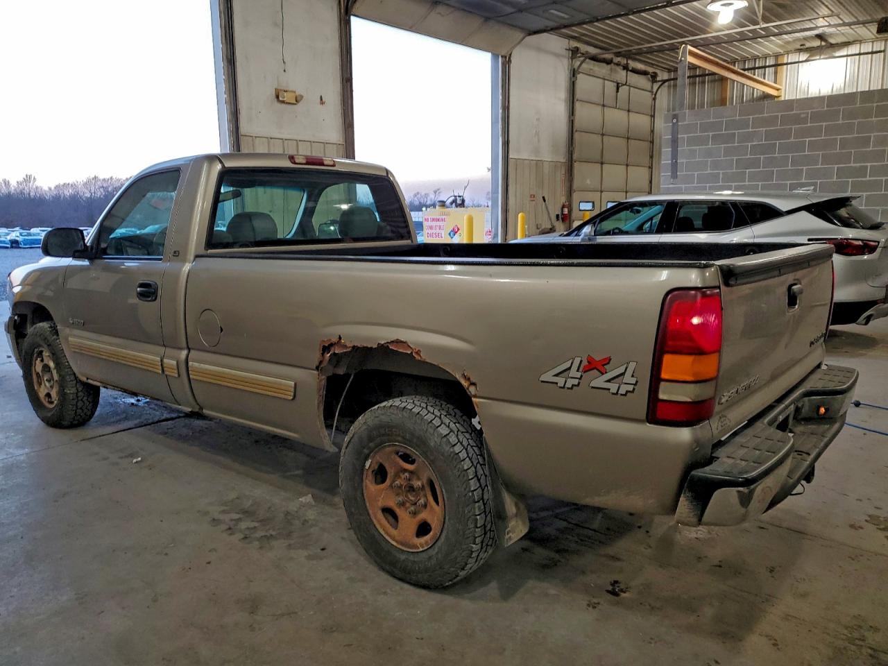 2002 CHEVROLET SILVERADO K1500 photo 2